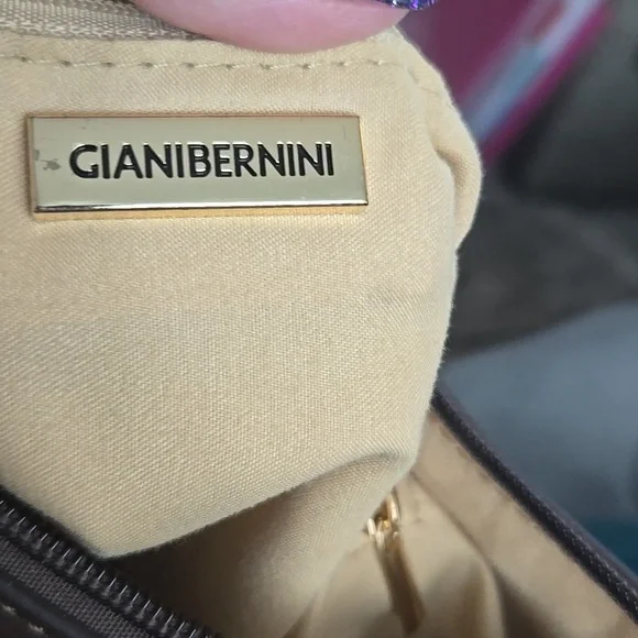 Floral Patterned Shoulder Bag - Picture 5 of 8